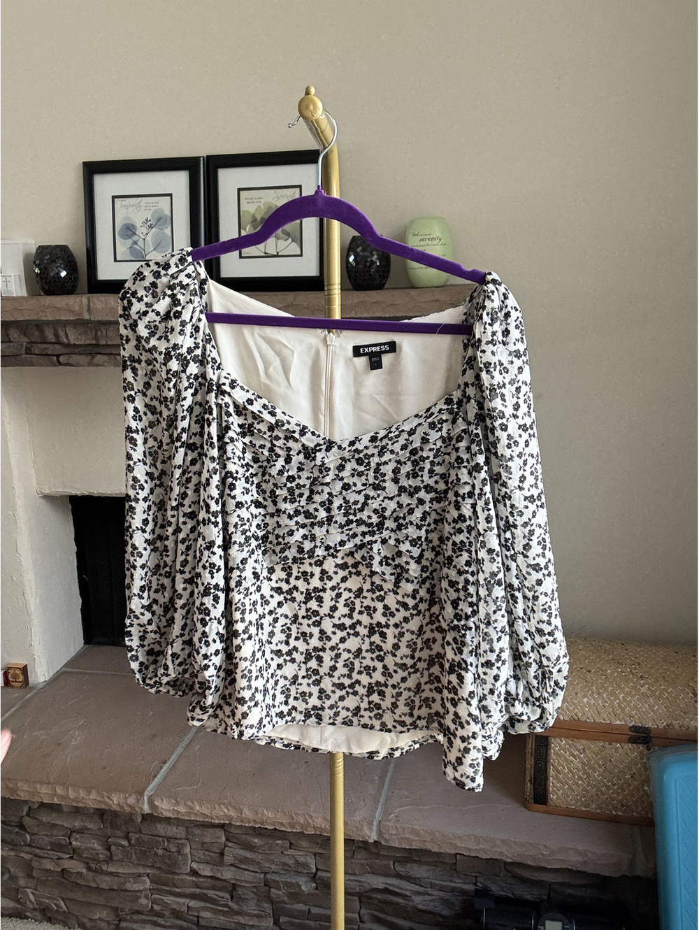 Express Black and cream floral balloon-sleeve boho top Size Large